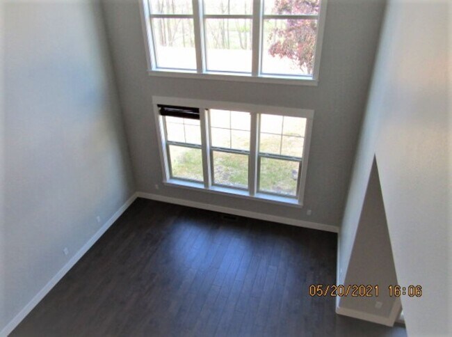 Foto del edificio - NEWLY Remodeled 3 Bedroom 2.5 Bathroom + O...