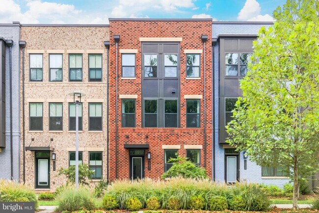 Building Photo - 13036 Hattontown Square