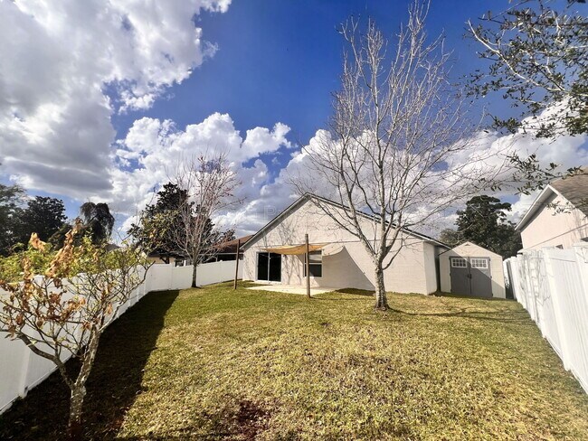 Foto del edificio - 3930 Lakeside Reserve Ln