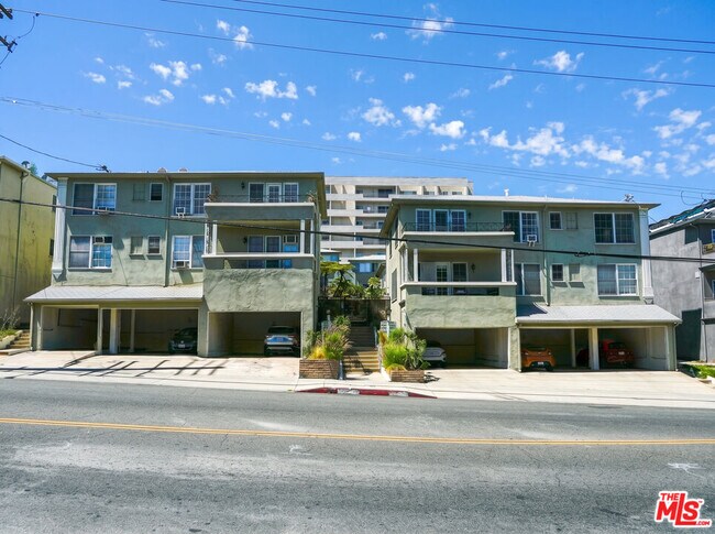 Foto del edificio - 8551 Holloway Dr