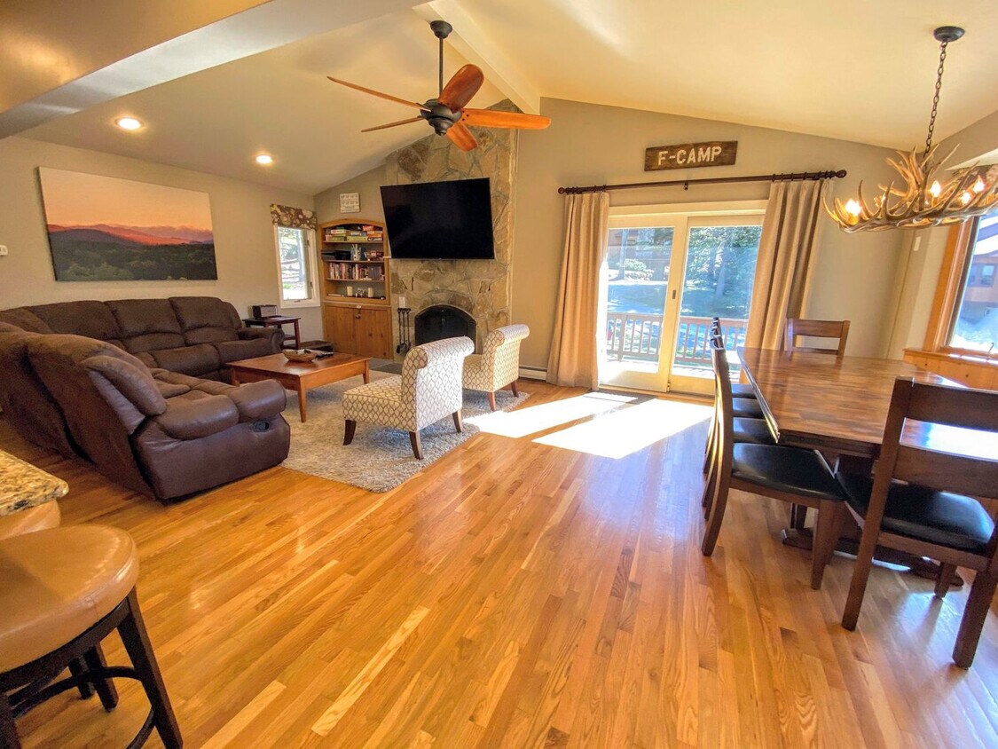 Foto principal - 100 Forest Ln