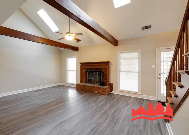 Building Photo - 1/2 OFF FIRST MONTHS RENT! Welcome to 8534...