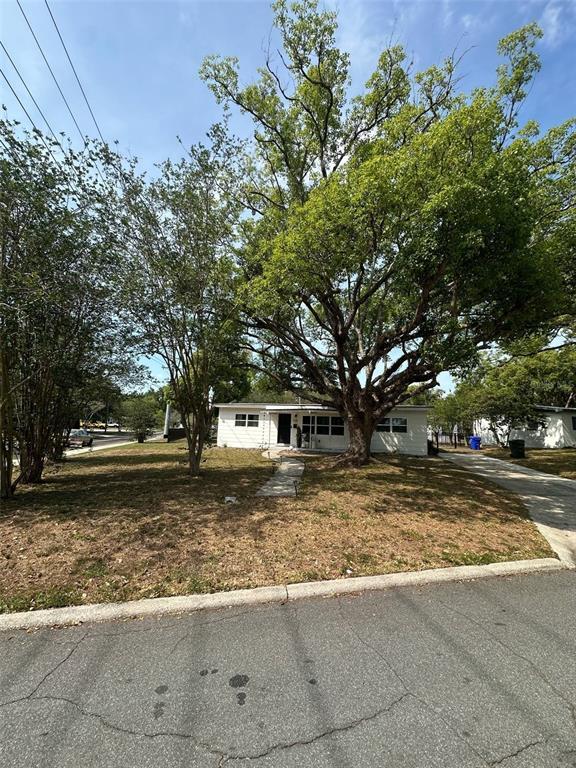 Building Photo - 725 W Shady Ln