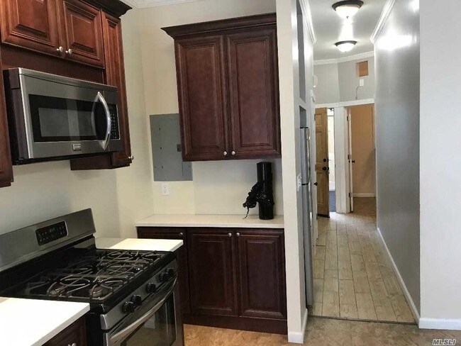 Building Photo - 195 Autumn Ave