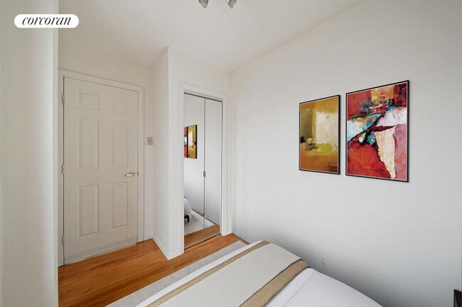 Foto del edificio - 242 E 10th St