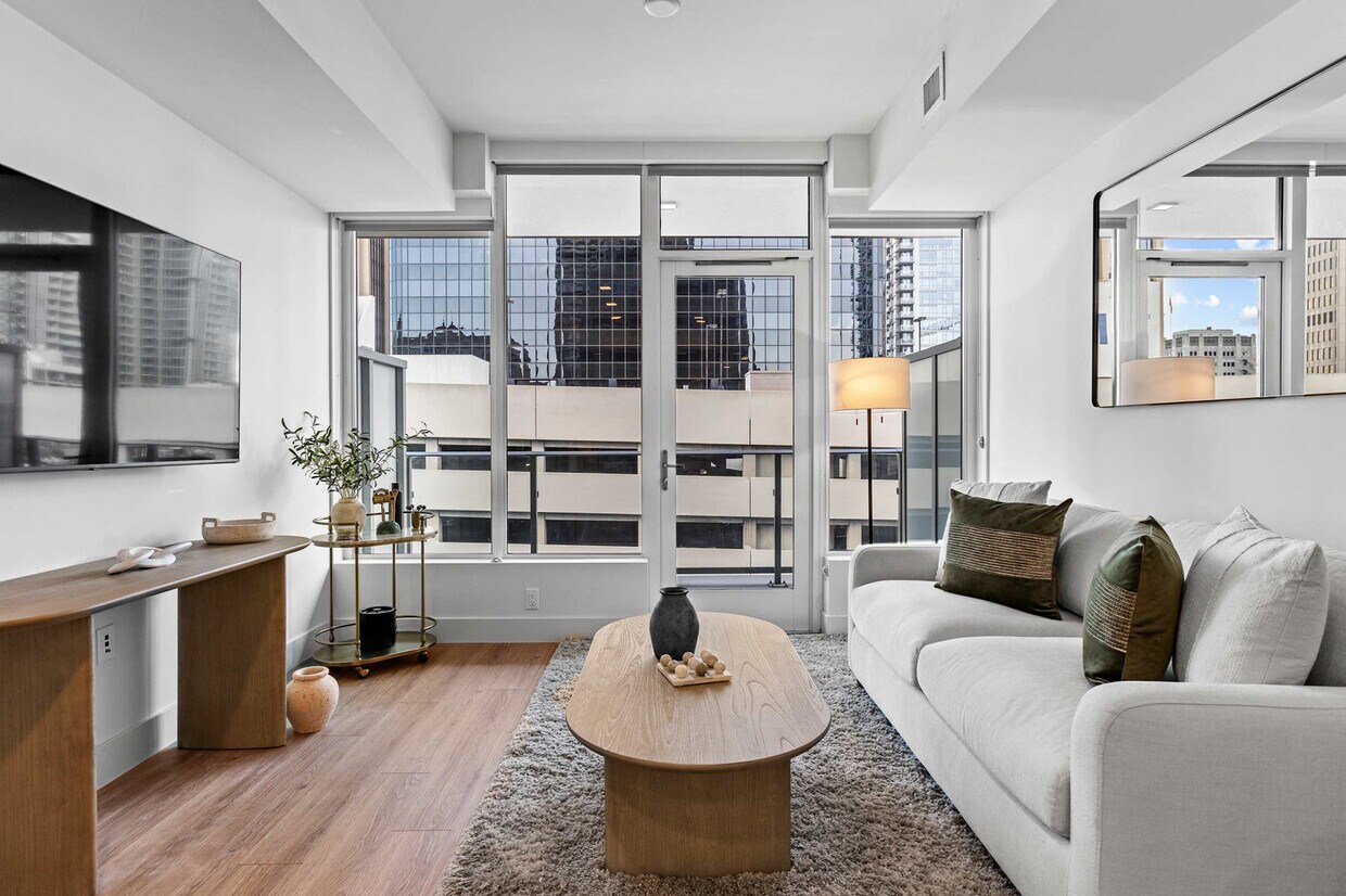 Foto principal - 1080 Eighth Ave