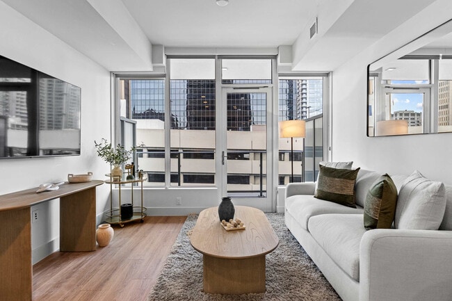 Building Photo - 1049 Seventh Ave