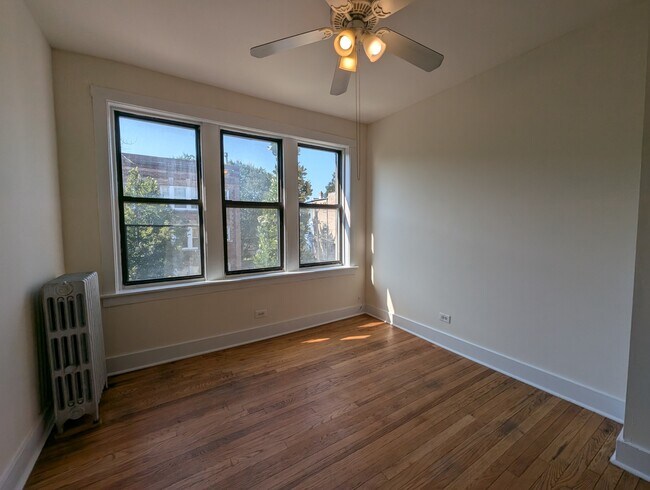 Building Photo - 1532 N Kedzie Ave