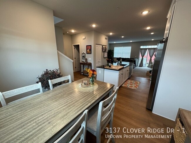 Building Photo - 3137 Clover Ridge Dr