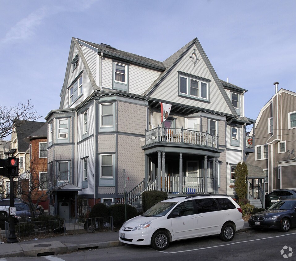 Foto principal - 204 Angell St
