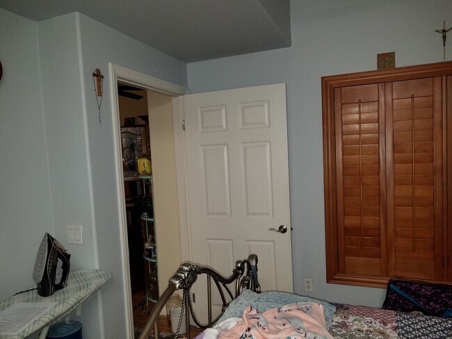 bedroom - 2723 Lake Pointe Dr