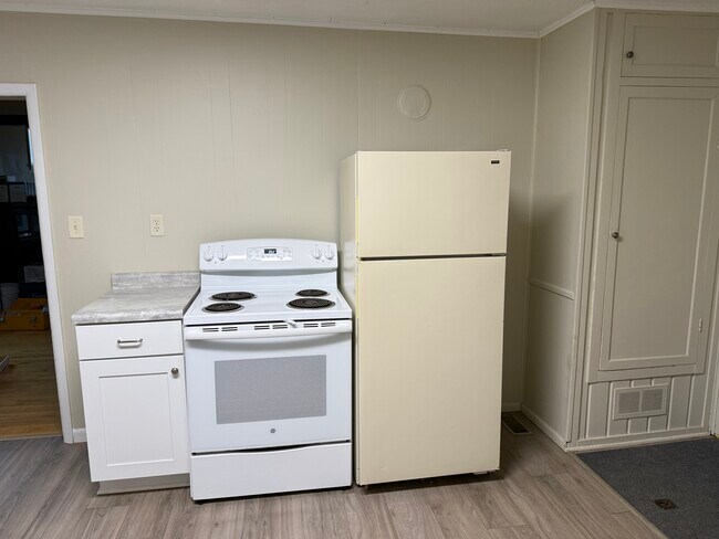 Updated Kitchen - 641 Michigan St