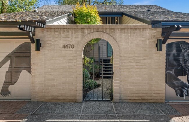 Foto del edificio - 4470 Lakeview Blvd