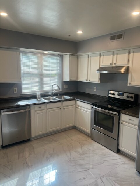 Foto del edificio - 904 Dunloring Ct