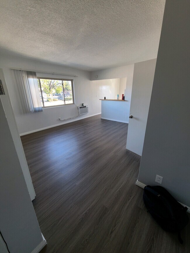 Building Photo - 838 N Azusa Ave