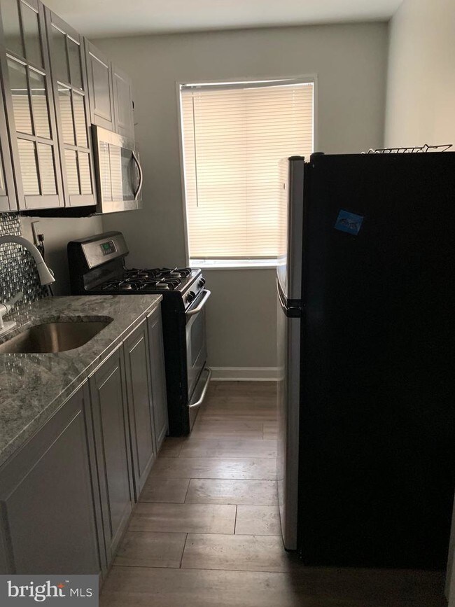 Building Photo - 2400 Good Hope Rd SE