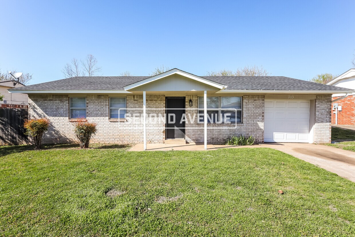 703 Willis ST House Rental in Noble, OK