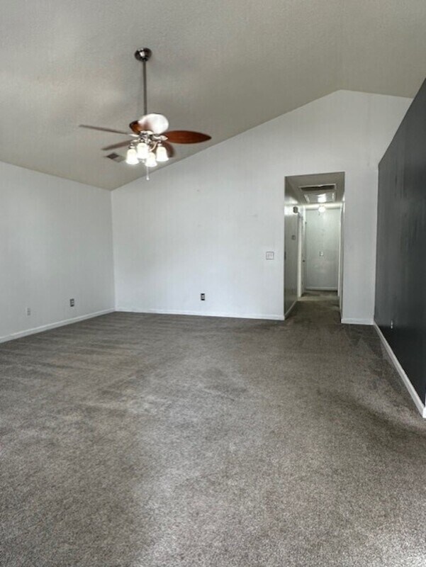 Foto del edificio - 117 Kelberry Ct