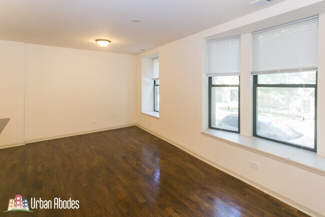 Building Photo - 4656 N Malden St