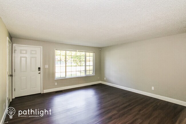 Building Photo - 2037 Ponderosa Dr SE