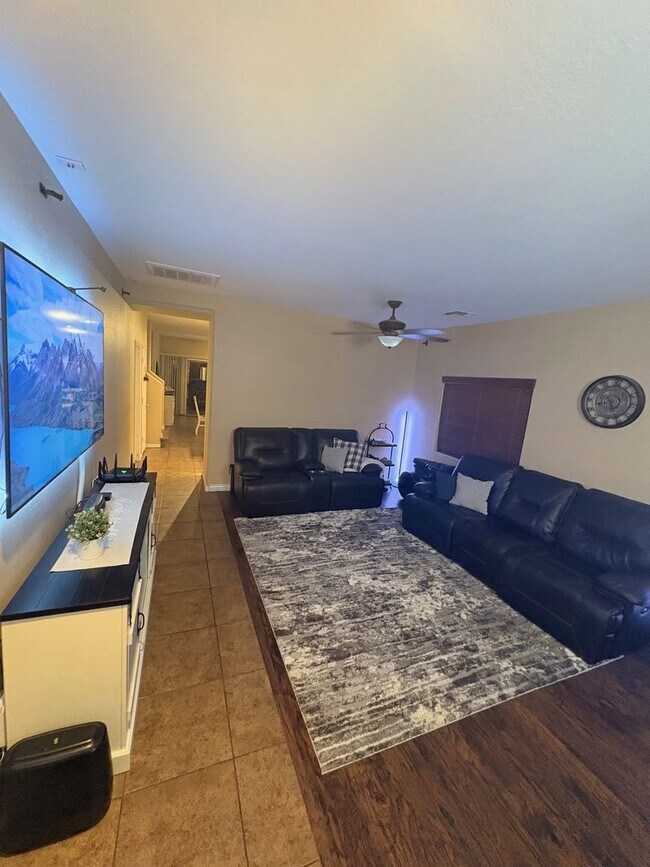 Foto del edificio - 4 bedroom 2.5 bath in Maricopa