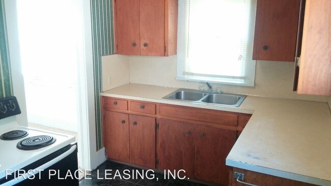Building Photo - 2 br, 1 bath House - 1300 Axtell St.