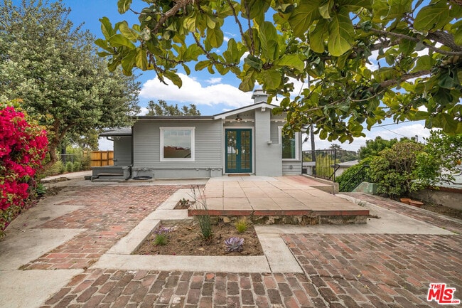 Building Photo - 2336 Loma Vista Pl