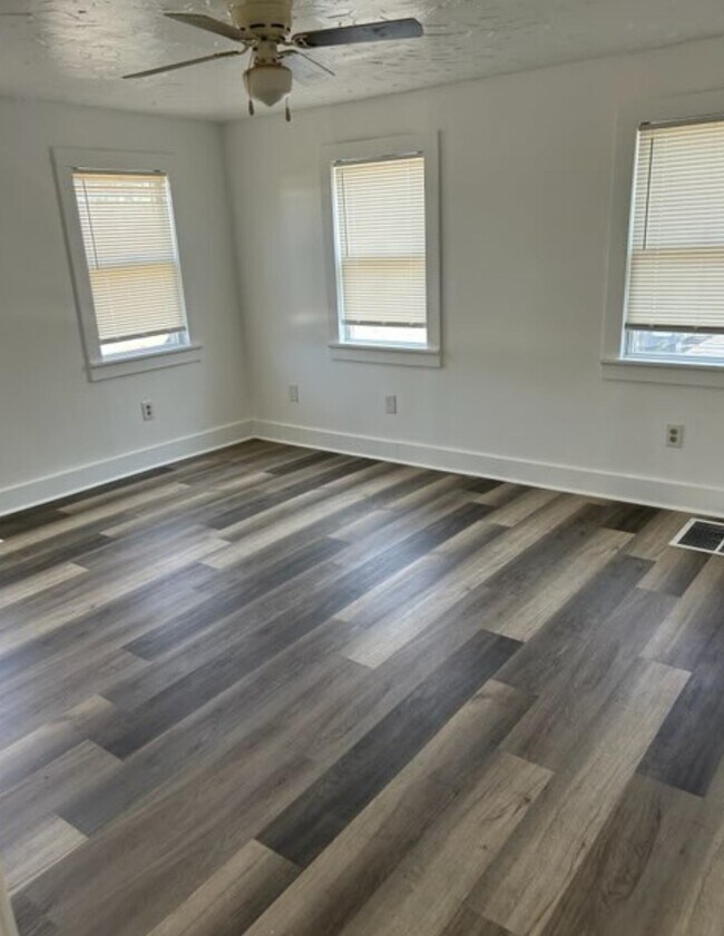 Foto del edificio - 87 N High St