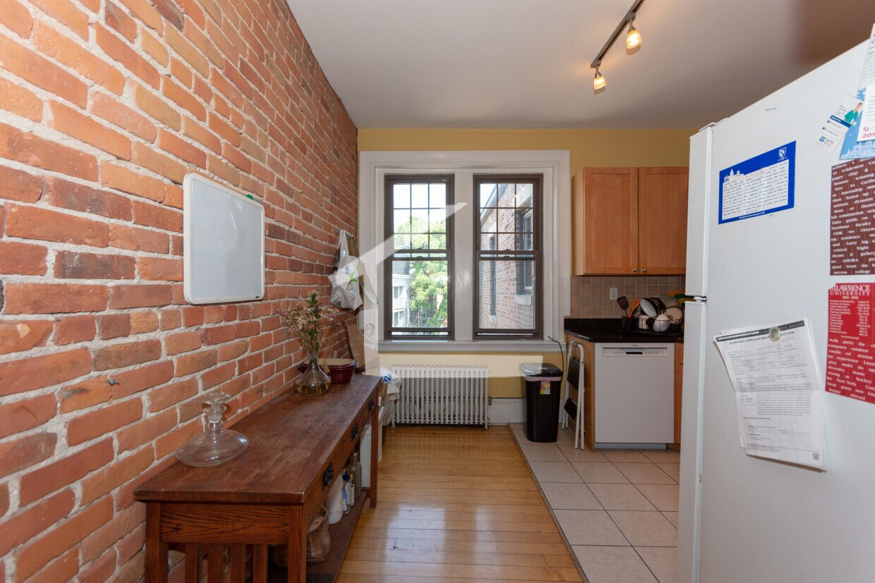 Foto principal - 1169 Commonwealth Ave