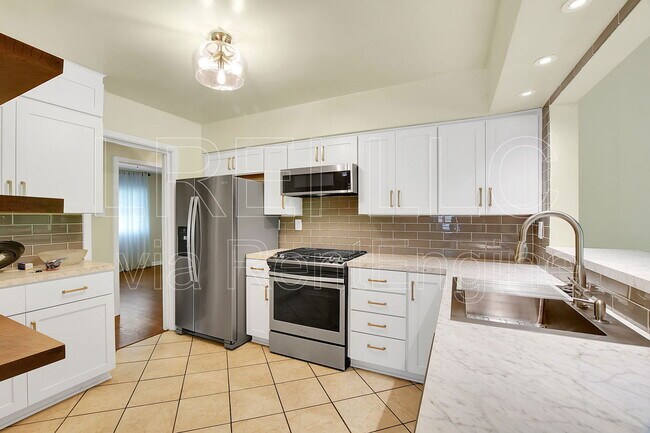 Foto del edificio - 5358 Southdale Rd