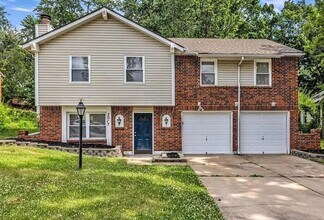 Building Photo - 3017 NW Castle Dr