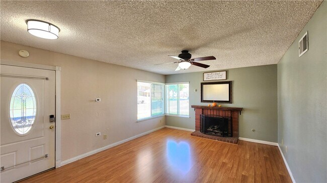 Building Photo - 538 E Banyan St