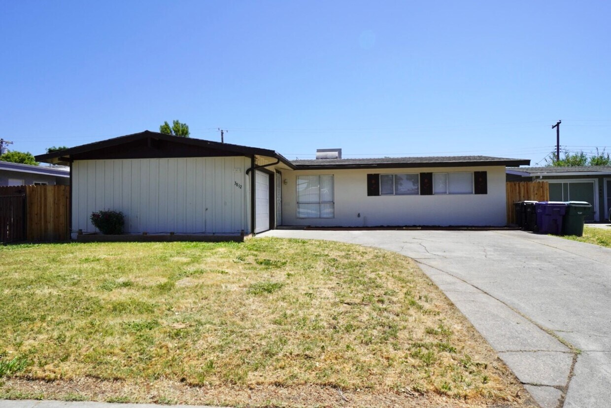 Foto principal - Wonderful 3 Bedroom, 2 Bath home in Sacram...