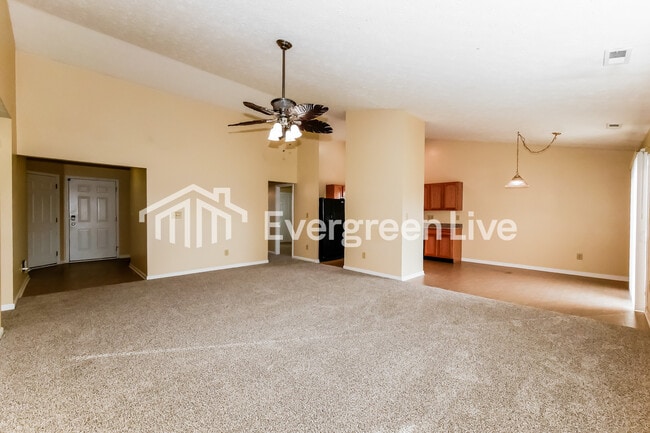 Foto del edificio - 3060 Hidden Pine Dr