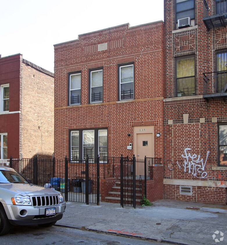 Primary Photo - 535 Sheffield Ave