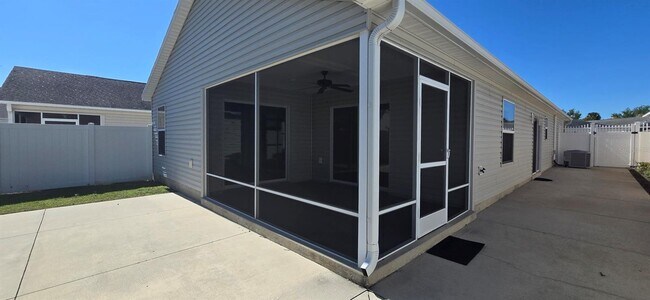 Foto del edificio - 2577 Lindewood St