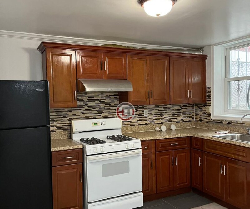 Foto del edificio - 2042 Colden Ave