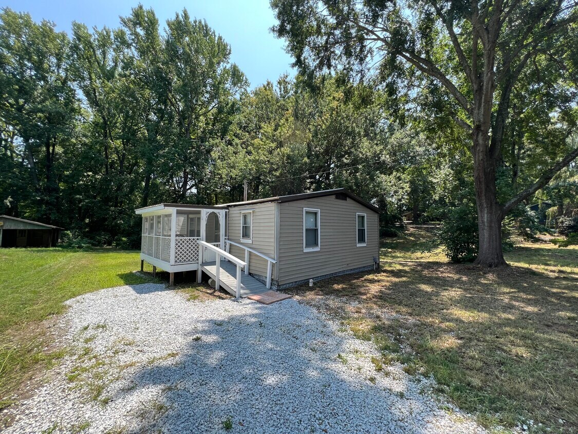 Primary Photo - 120 Cedar St