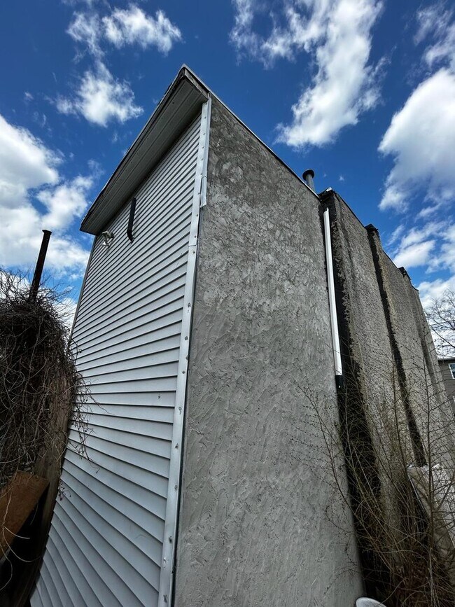 Building Photo - Casa para rentar muy bonita / House for re...