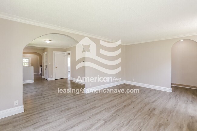 Building Photo - 1812 E 67th St
