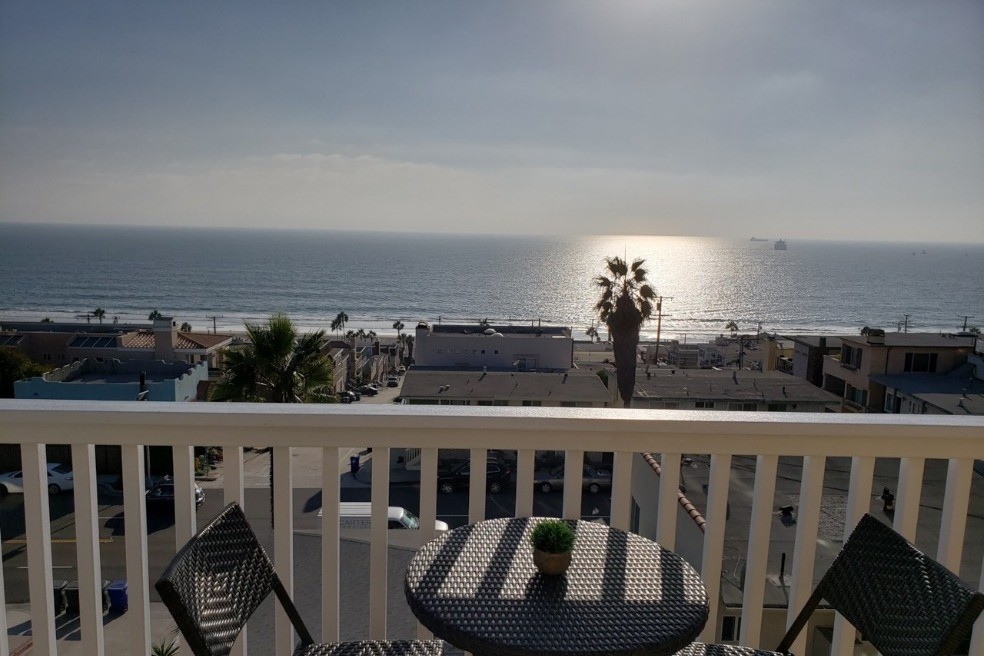 Ocean views from your patio and living room - 4201 Crest Dr