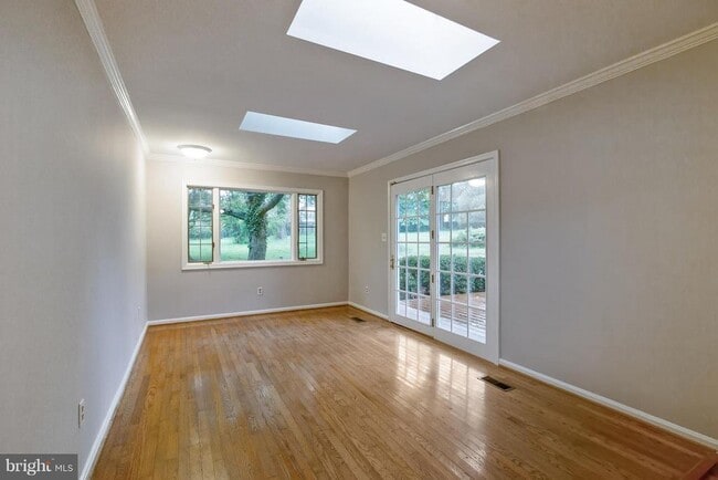 Building Photo - 2012 Friendship Ln