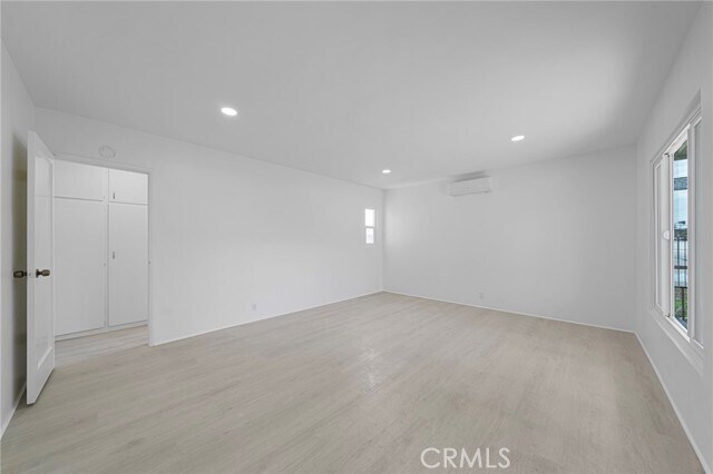 Foto del edificio - 9050 Huntington Dr