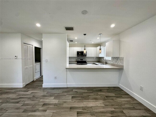 Foto del edificio - 1330 NE 117th Terrace