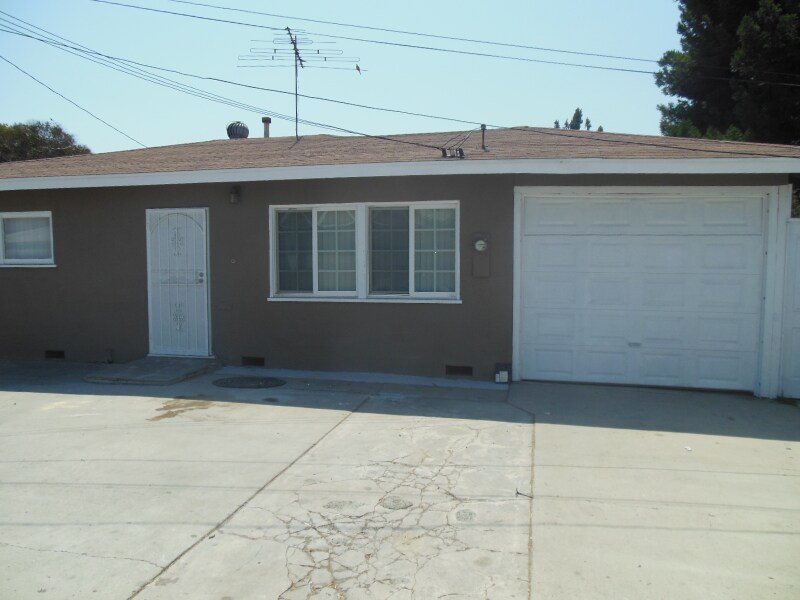 Foto principal - 15627 Clark Ave