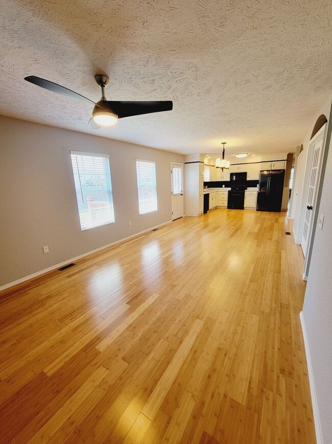 Building Photo - Bent Tree Subdivision - 4 BR - 2 Living Areas - 3 Car