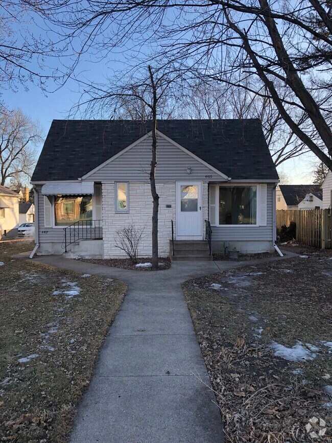 Ericsson Apartments for Rent with a Yard Minneapolis, MN 1 Rentals