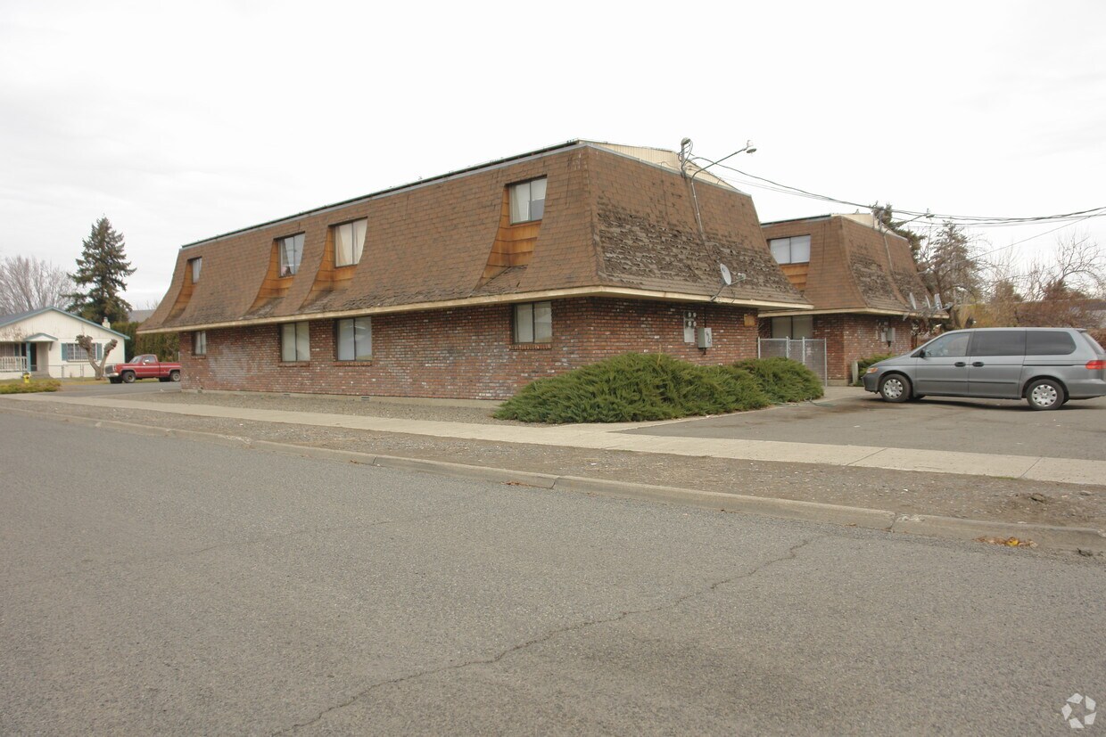 Building Photo - 1318-1320 Mckinley Ave
