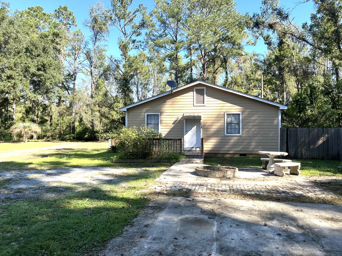 Side entrance with small deck - 6732 Apalachee Pky