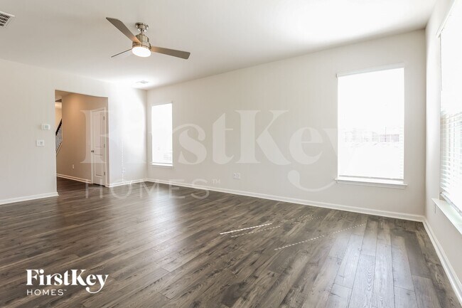 Foto del edificio - 1207 Mission Hill Ln